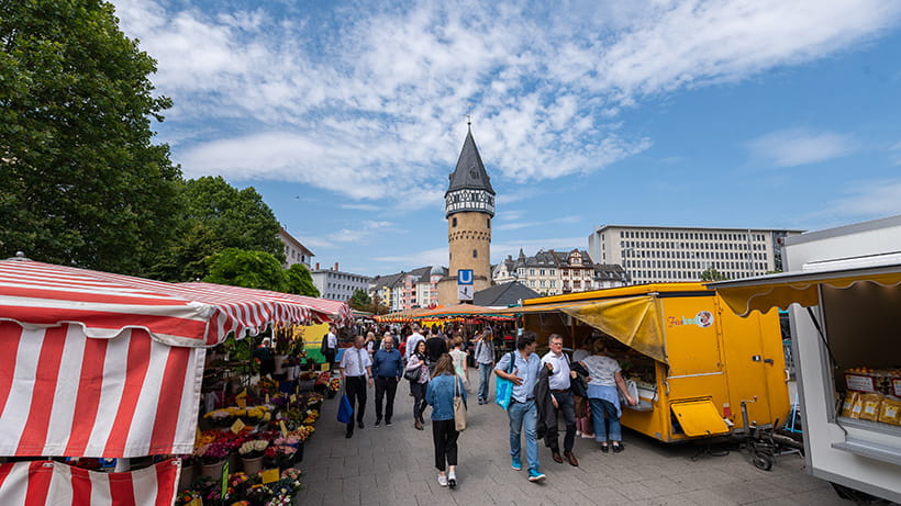 Markt - Wochenmarkt - Bockenheimer Warte - Bockenheim, aufgenommen am Donnerstag (18.07.2019) in Frankfurt am Main. Foto: Salome Roessler 