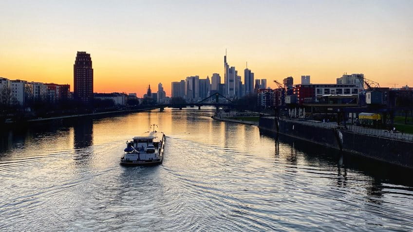 Sommerliche Abendstimmung am Main, Foto: Jan Hassenpflug