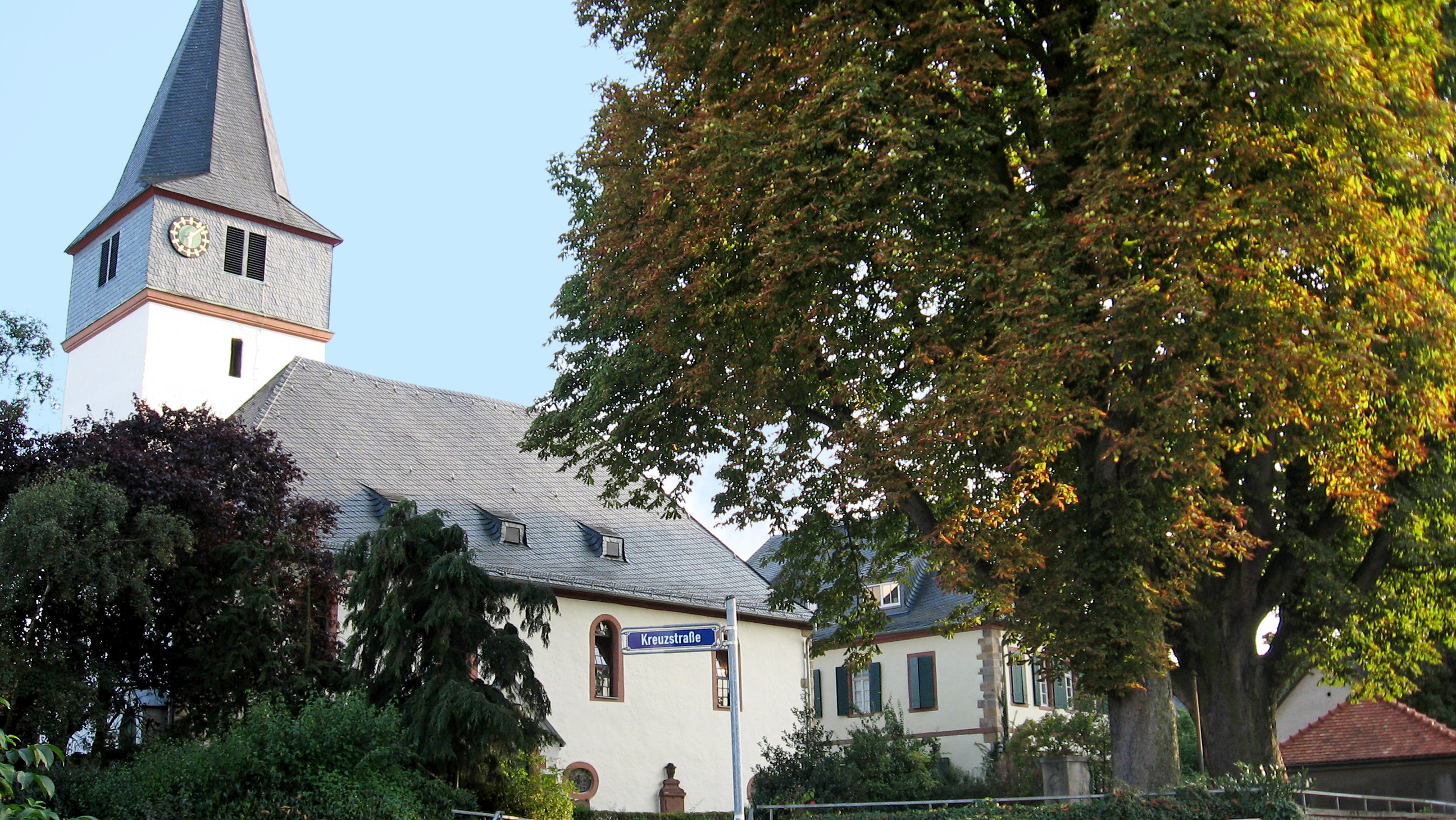Evangelische Kreuzkirche im Stadtteil Preungesheim