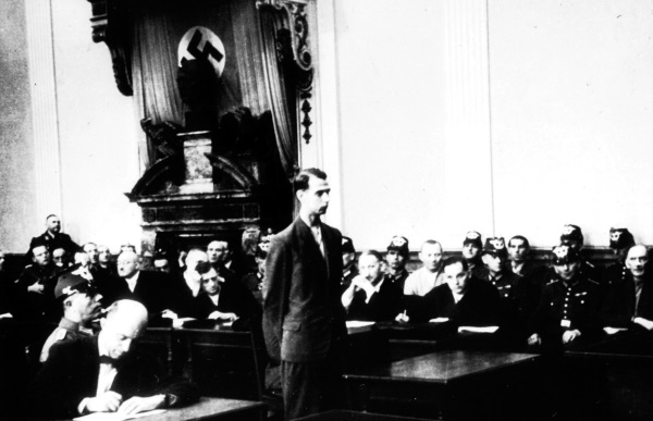 Friedrich Karl Klausing vor dem Volksgerichtshof, 7. August 1944