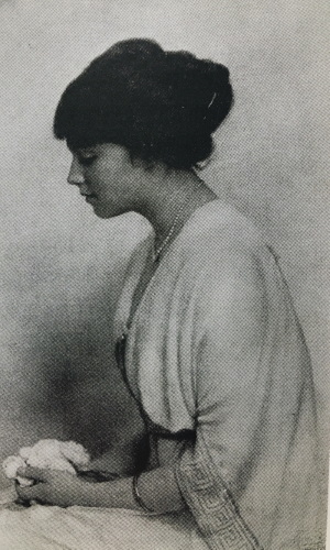 Wera von Weinberg als junge Braut, 1915