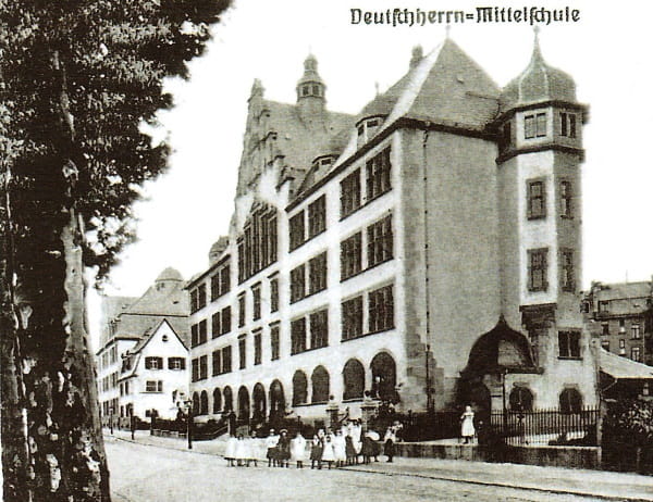 Deutschherrenmittelschule, 1910-1913