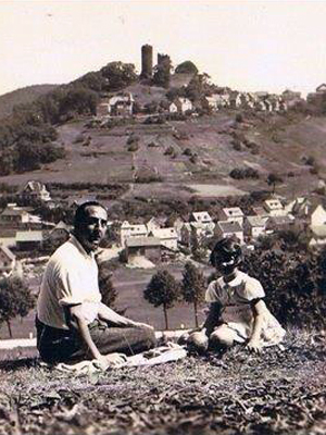 Fred Adler und Tochter Renate, Oberreifenberg 1935