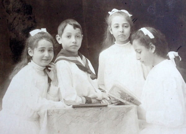 Gertrud, Richard, Annemie und Lisbeth Neumann