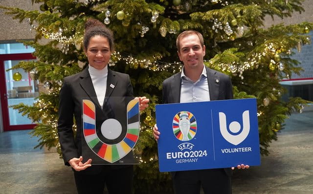 Celia Šašić und Philipp Lahm präsentieren das Volunteer Logo der UEFA EURO 2024