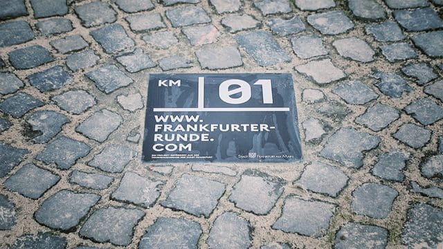 Frankfurter Runde, Kilometerschild