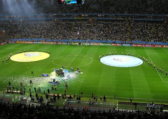 Abschlussfeier FIFA Confederations-Cup 2005: Stadion mit der brasilianischen Nationalmannschaft   