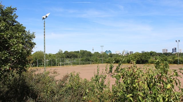 Sportanlage am Römerhof, Tennenplatz