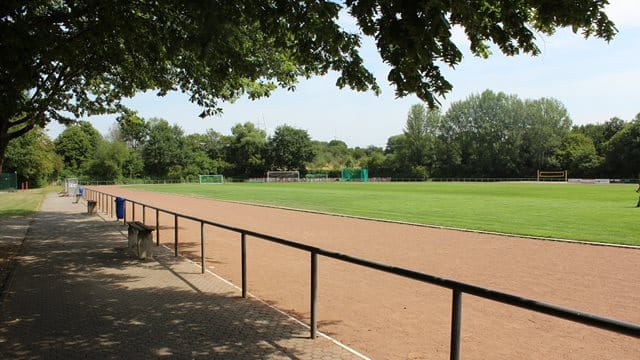 Sportanlage Nieder-Erlenbach, Laufbahn