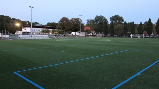 Sportanlage Nieder-Eschbach, Kunstrasenspielfeld
