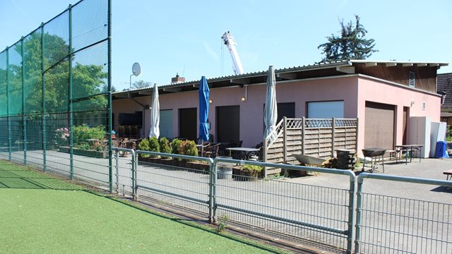 Sportanlage Schwanheim, Vereinsgebäude