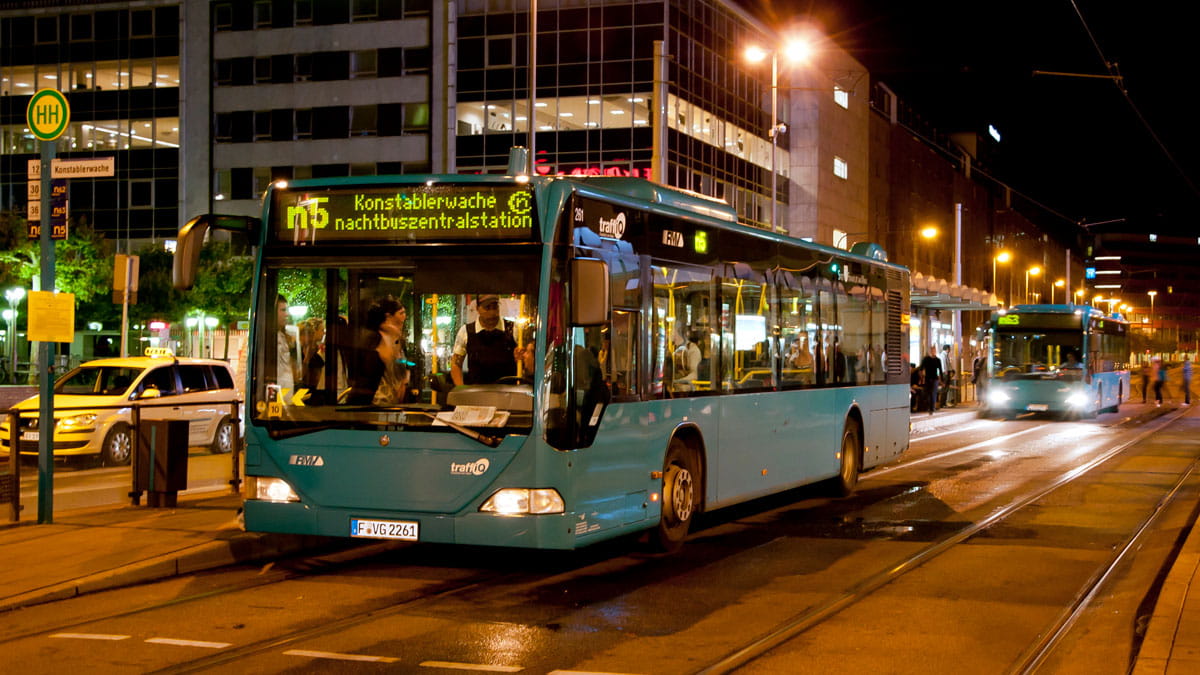 Nachtbus n5 Konstablerwache Nachtbus Zentralstation - Foto: traffiQ/Vogler