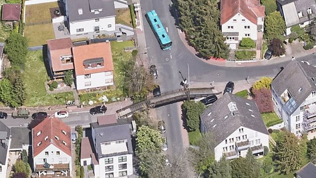 Luftaufnahme der Holzbrücke in Bergen-Enkheim, Copyright: Amt für Straßenbau und Erschließung 