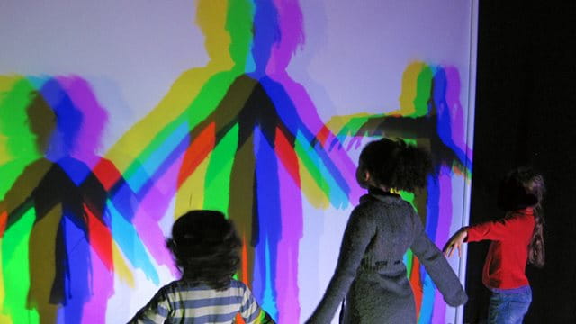 Kinder erforschen ihre Schatten Kinder erforschen ihre Schatten, Foto: Kita Frankfurt