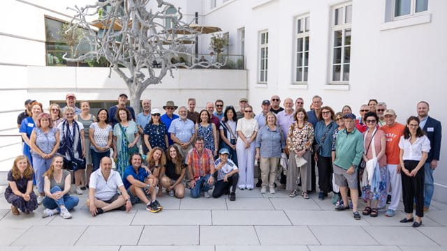 Nachkommen jüdischer Frankfurter Familien waren auch im Jüdischen Museum Frankfurt zu Gast Die Teilnehmerinnen und Teilnehmer des Besuchsprogramms für die Nachkommen jüdischer Frankfurter Familien waren auch im Jüdischen Museum Frankfurt zu Gast, Foto: Kristina Reichert