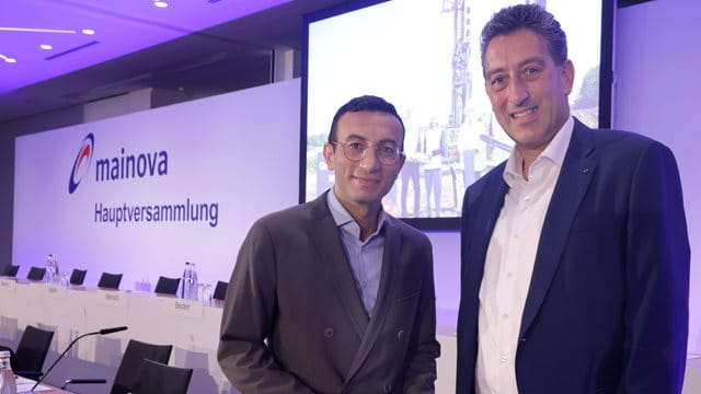 Oberbürgermeister Mike Josef und der Mainova-Vorstandsvorsitzende Michael Maxelon Oberbürgermeister Mike Josef und Mainova-Vorstandsvorsitzender Michael Maxelon