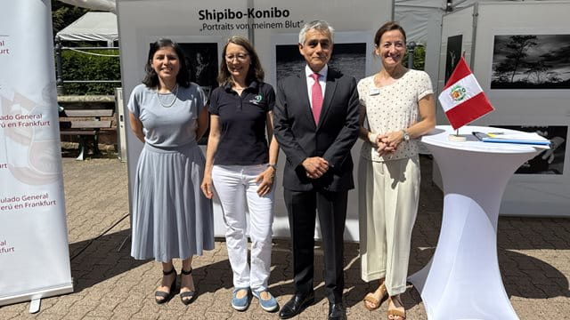 Stefany Mariana Cepeda Gonzales, Antje Müllner, Carlos Alberto Linares Villegas, Christina Geiger Vizekonsulin Stefany Mariana Cepeda Gonzales, Referatsleiterin Dr. Antje Müllner, Generalkonsul Carlos Alberto Linares Villegas, Zoodirektorin Dr. Christina Geiger. Foto: Zoo Frankfurt