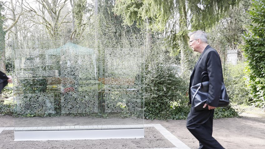 Die neue Gedenkstele mit den Namen der Opfer, Foto: Maciej Rusinek