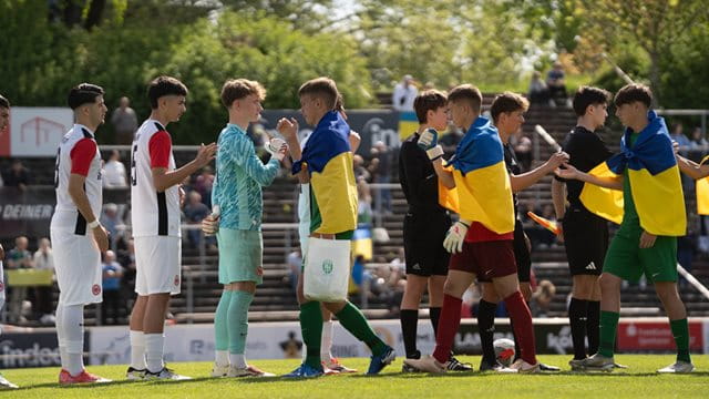 Freundschaftsspiel der U16-Teams von Eintracht Frankfurt und Karpaty Lviv im April Freundschaftsspiel der U16-Teams von Eintracht Frankfurt und Karpaty Lviv im April, Foto: Eintracht Frankfurt
