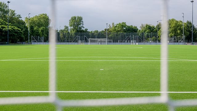Das neue Spielfeld entspricht der DFB-Normgröße für die Juniorinnen-Bundesliga Das neue Spielfeld entspricht der DFB-Normgröße für die Juniorinnen-Bundesliga, Foto: Michael Braunschädel