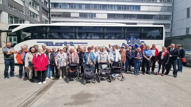 Die Teilnehmenden der zehnten Senioren-Busfahrt Die Teilnehmenden der zehnten Senioren-Busfahrt des Präventionsrats