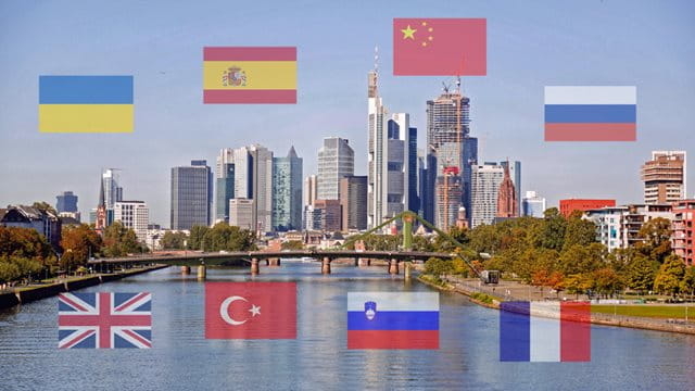 Skyline mit Länderflaggen: Die städtische Homepage ist ab sofort in verschiedenen Sprachen verfügbar, Foto: Jan Hassenpflug 