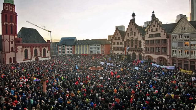 Demonstration für Demokratie & Vielfalt auf dem Römerberg, Foto: Moritz Bäuml