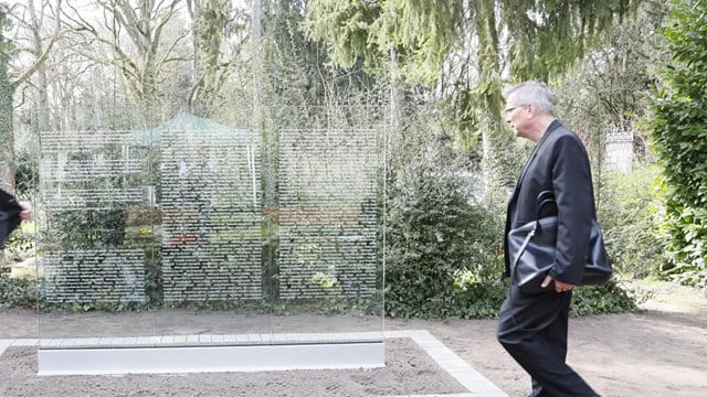 Die neue Gedenkstele mit den Namen der Opfer Die neue Gedenkstele mit den Namen der Opfer, Foto: Maciej Rusinek