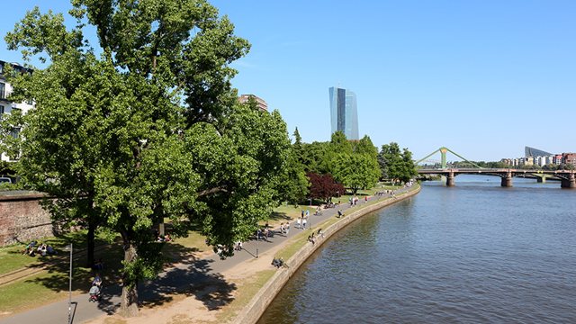 Nördliches Mainufer, (c) Stadt Frankfurt am Main, Foto: Stefan Maurer