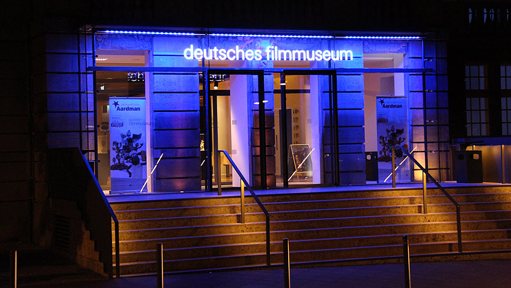 Deutsches Filmmuseum in Sachsenhausen bei Nacht, Foto: Stefan Maurer