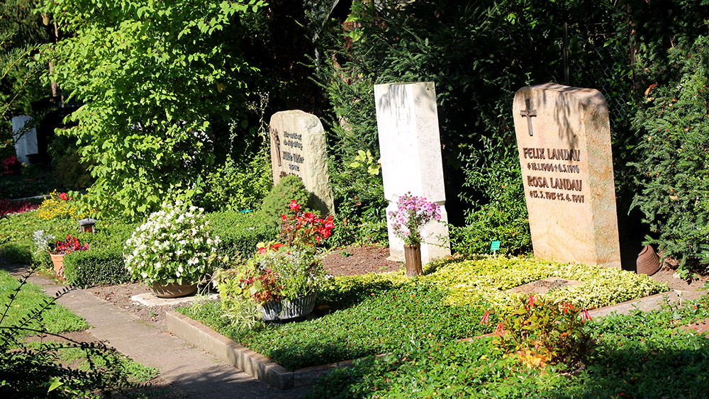 Gräber auf dem Friedhof Berkersheim, (c) Stadt Frankfurt am Main, Foto: Stefan Maurer