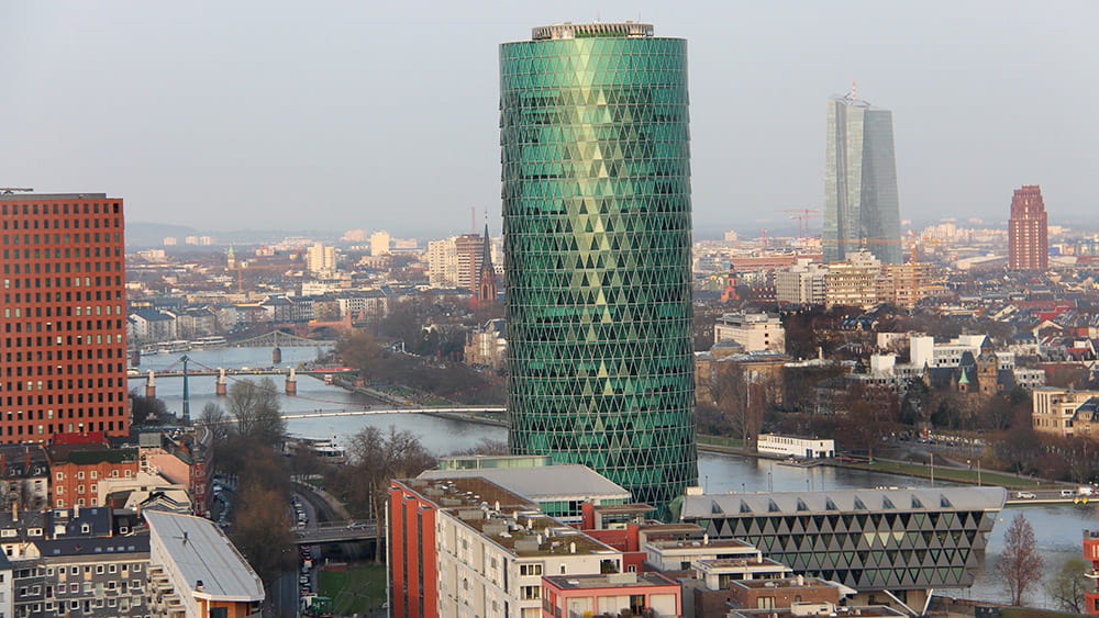 Der Westhafen-Tower im Gutleutviertel, (c) Stadt Frankfurt am Main, Foto: Stefan Maurer
