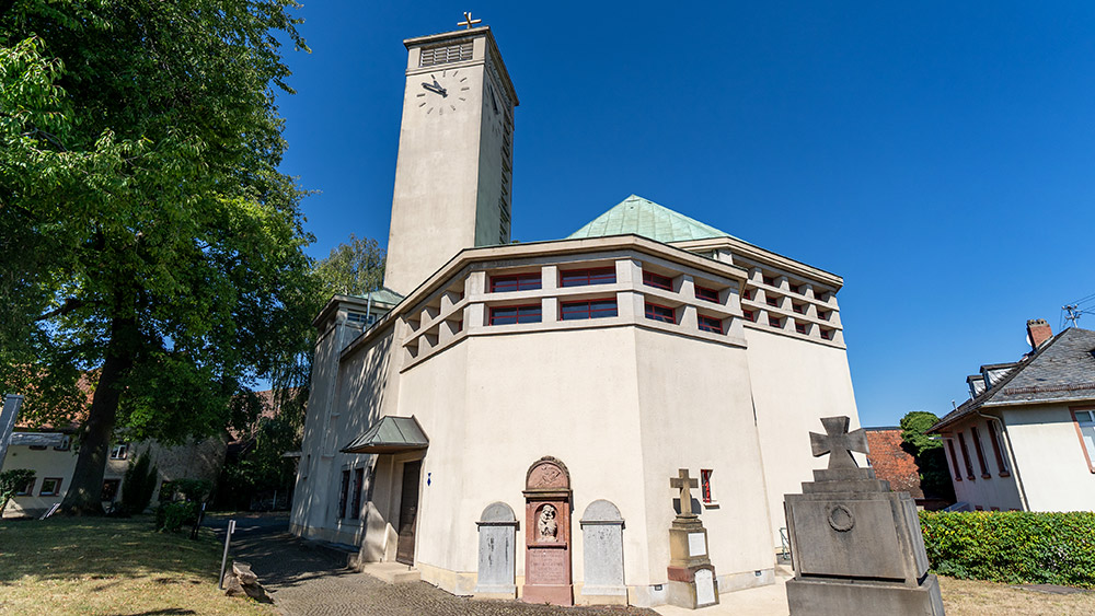 Evangelische Gustav-Adolf-Kirche in Niederursel, Foto: Holger Menzel