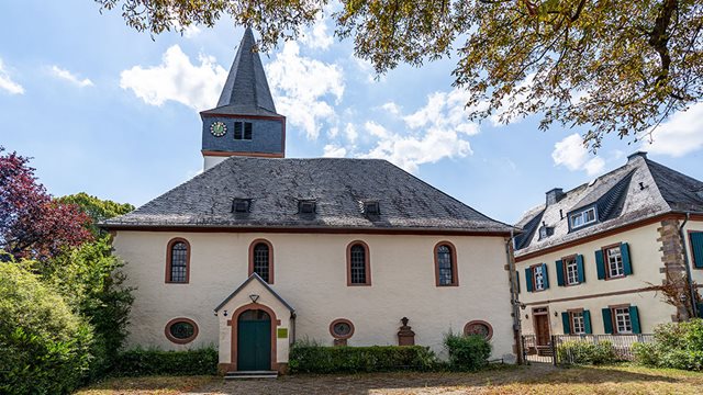 Evangelische Kreuzkirche in der Weinstraße in Preungesheim, Foto: Holger Menzel