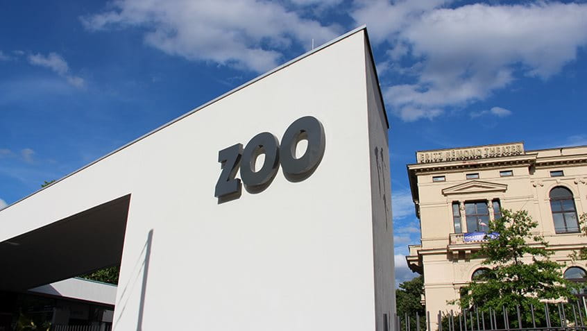 Der Eingangsbereich des Zoos Frankfurt, Foto: Stefan Maurer