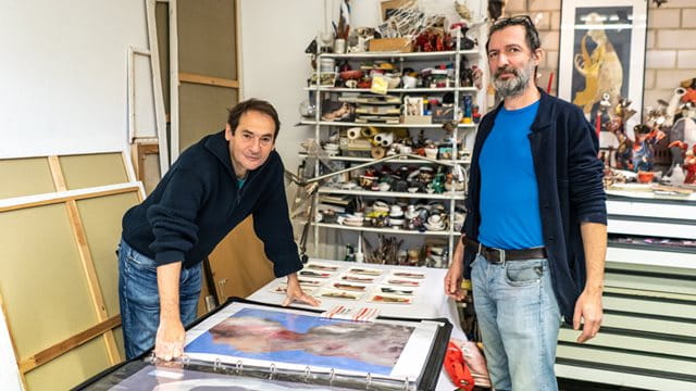 Die beiden Künstler Viktor Naimark und Costa Bernstein in ihrem Atelier, Foto: Holger Menzel
