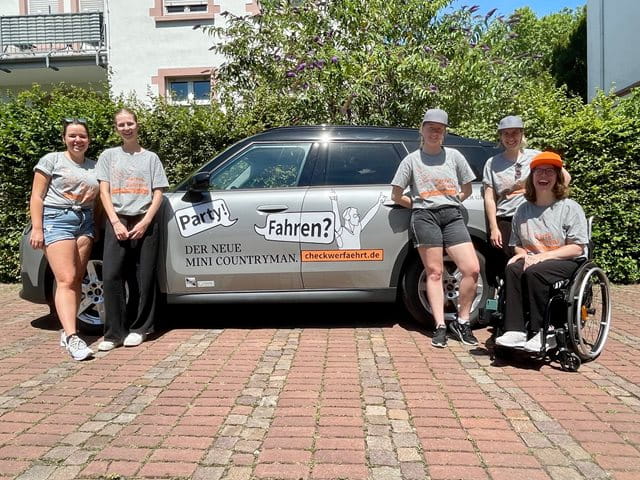 Aktionsteam von Check, wer fährt! Standard