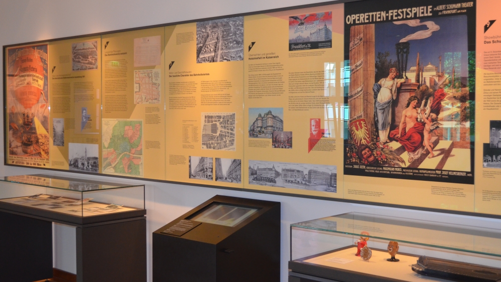 Ausstellung zur Geschichte des Frankfurter Bahnhofsviertels im Dormitorium des Instituts für Stadtgeschichte