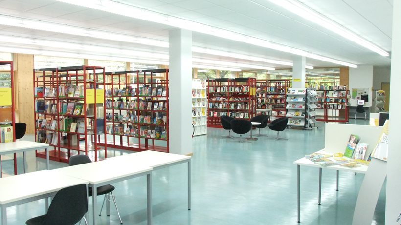 Stadtteilbibliothek Seckbach innen