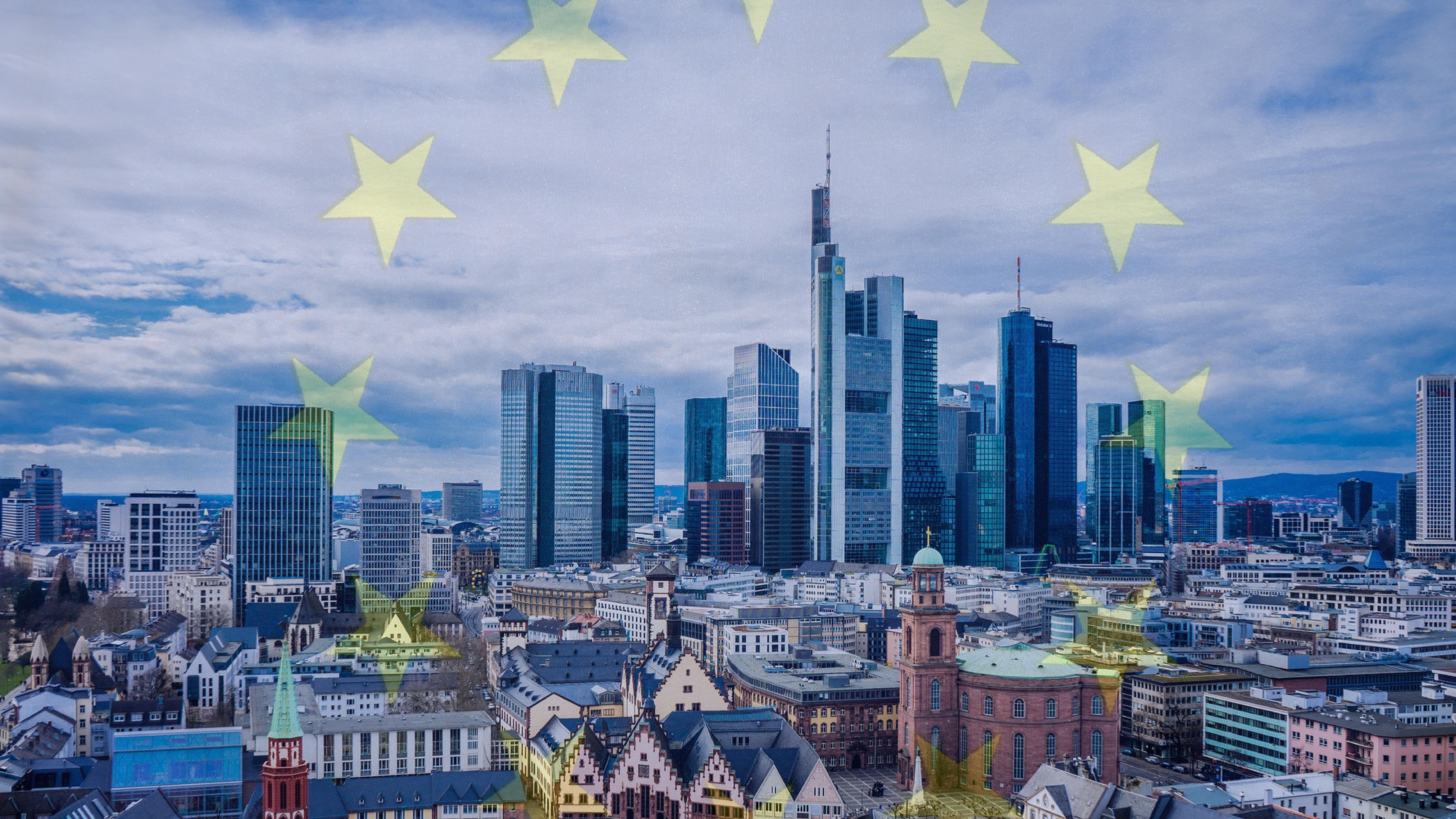 Frankfurter Skyline mit Europaflagge