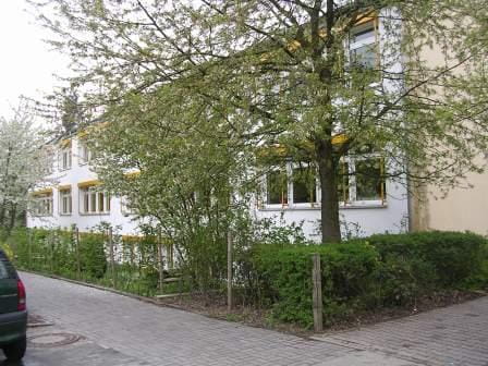 Außenansicht Grundschule Harheim