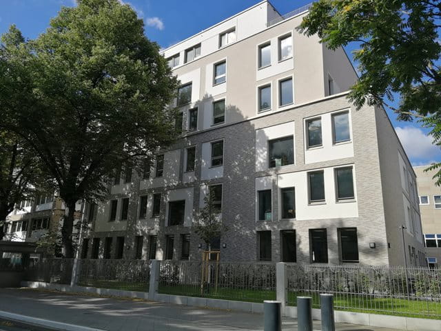 Außenansicht der I.E. Lichtigfeld-Schule (Grundschule) Außenansicht der I.E. Lichtigfeld-Schule (Grundschule)