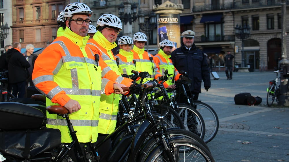 Sattelfest für sichere und freie Radwege: Die neuen Beschäftigten der Fahrradstaffel