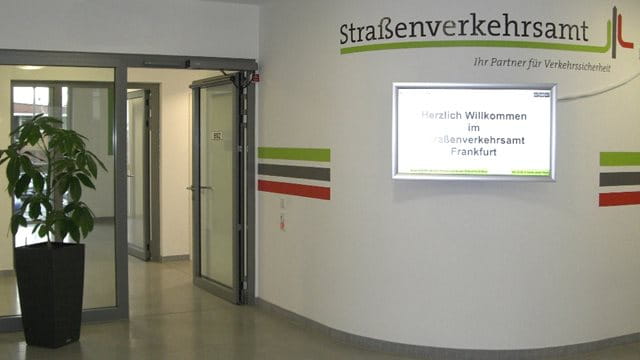 Straßenverkehrsamt Eingangsbereich Eingangsbereich des Straßenverkehrsamtes in der Gutleutstraße