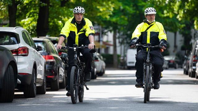 Die Radfahrstaffel der Städtischen Verkehrspolizei Auf dem Rad unterwegs für mehr Verkehrssicherheit in Frankfurt am Main