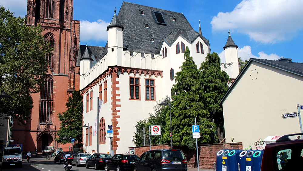 Leinwandhaus mit Caricatura Museum
