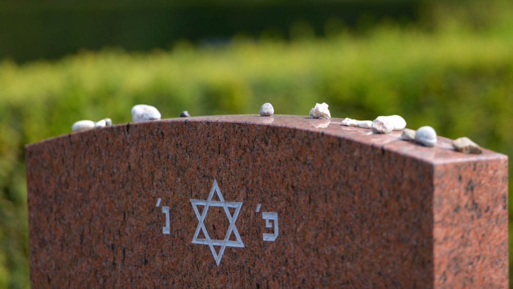 Jewish Cemetery, Photo: Gabriele Wibelitz