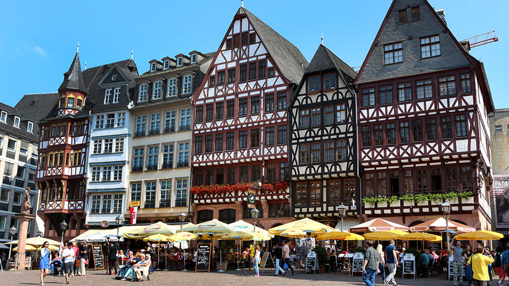Die Ostzeile auf dem Römerberg in der Innenstadt, (c) Stadt Frankfurt am Main, Foto: Stefan Maurer