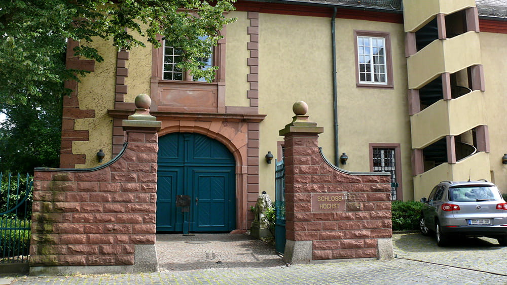 Der Eingang zum Höchster Schloss, (c) Stadt Frankfurt am Main, Foto: Stefan Maurer