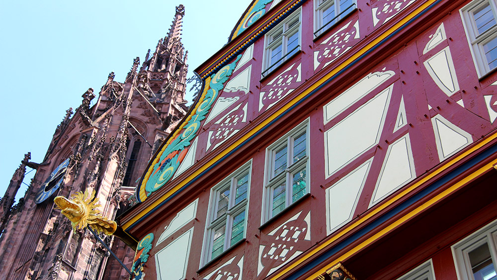 Der Kaiserdom hinter der Goldenen Waage, (c) Stadt Frankfurt am Main, Foto: Stefan Maurer